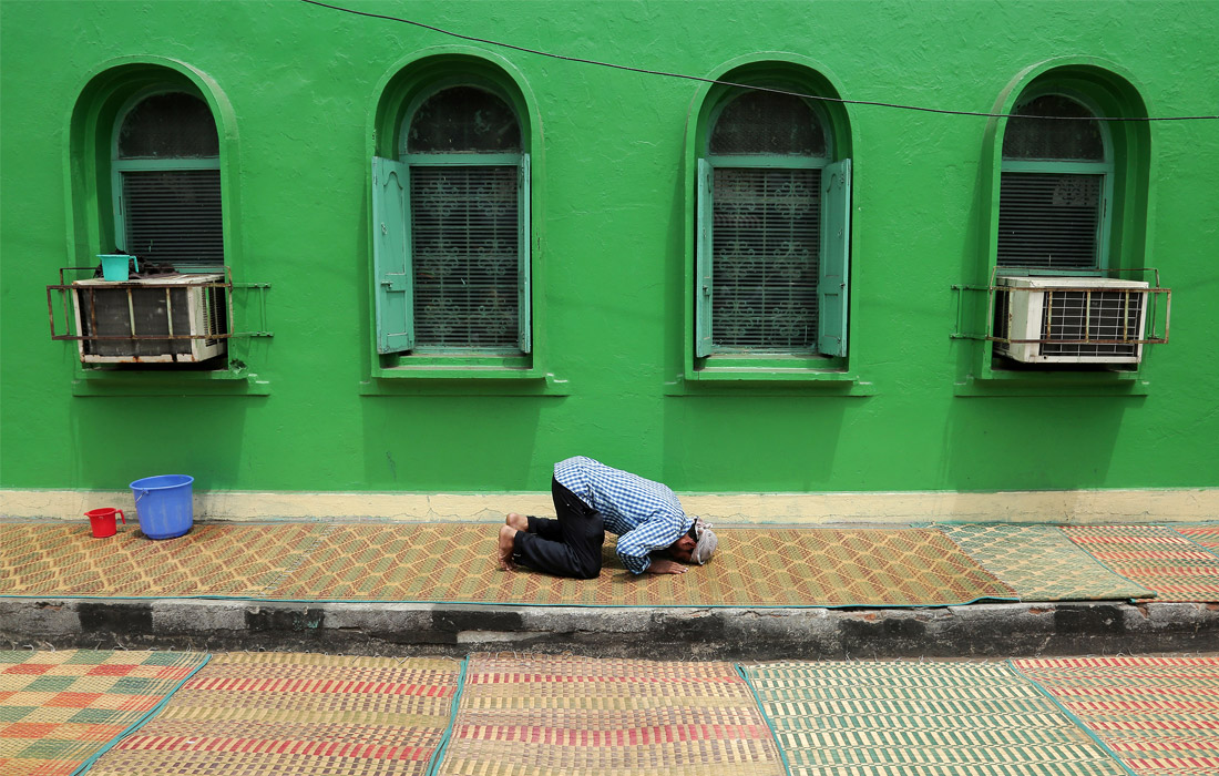 Молитва на улице Ченная, Индия