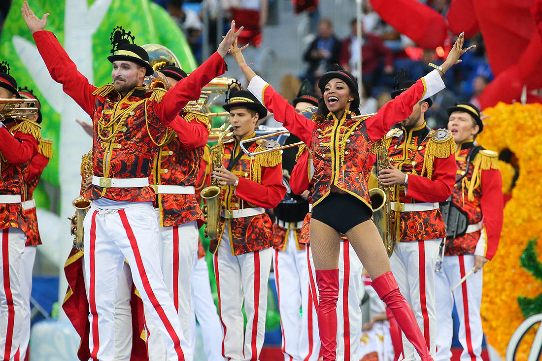 Сборная России (главный тренер – Станислав Черчесов) выступала в группе А, где победила Новую Зеландию (2:0), уступила Португалии (0:1), Мексике (1:2), набрала 3 очка, заняла третье место и в плей-офф не пробилась.