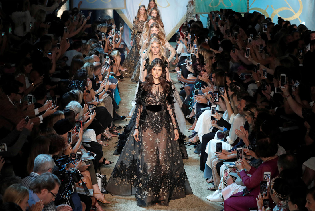 Показ одежды ливанского дизайнера Эли Сааб