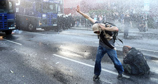 Акция протеста антиглобалистов в Гамбурге