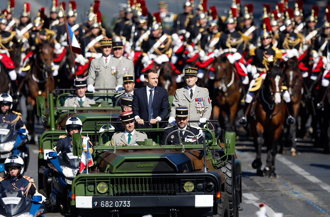 Президент Франции Эммануэль Макрон принимает участие в торжествах по случаю Дня взятия Бастилии