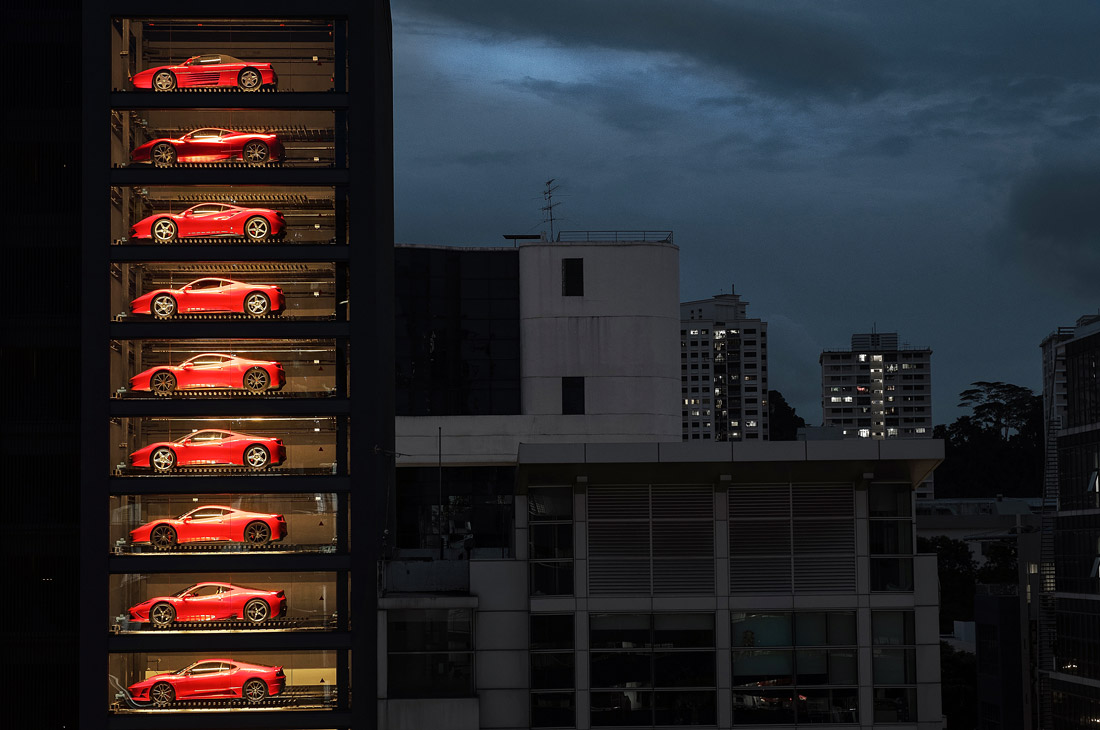 Многоуровневый автоматизированный салон по продаже автомобилей в Сингапуре