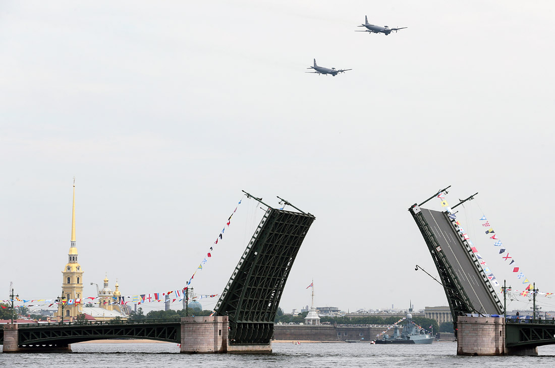 Мероприятие завершится пролётом парадной группы морской авиации