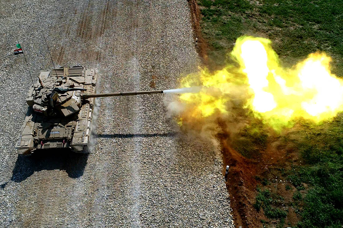 В подмосковном Алабино прошел полуфинал танкового биатлона