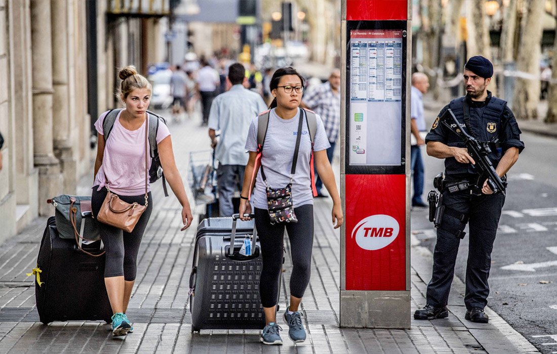 Многие туристы покидают город после новостей о теракте