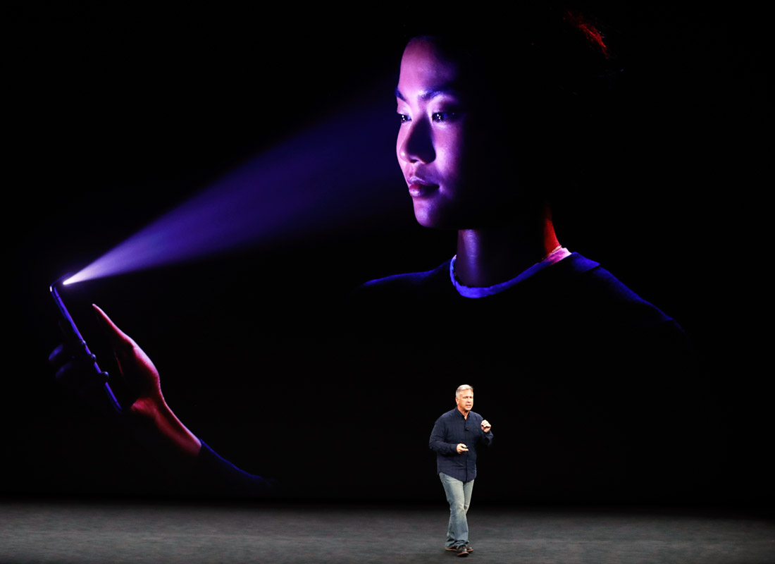     iPhone -  .   Face ID    1:1000000.
