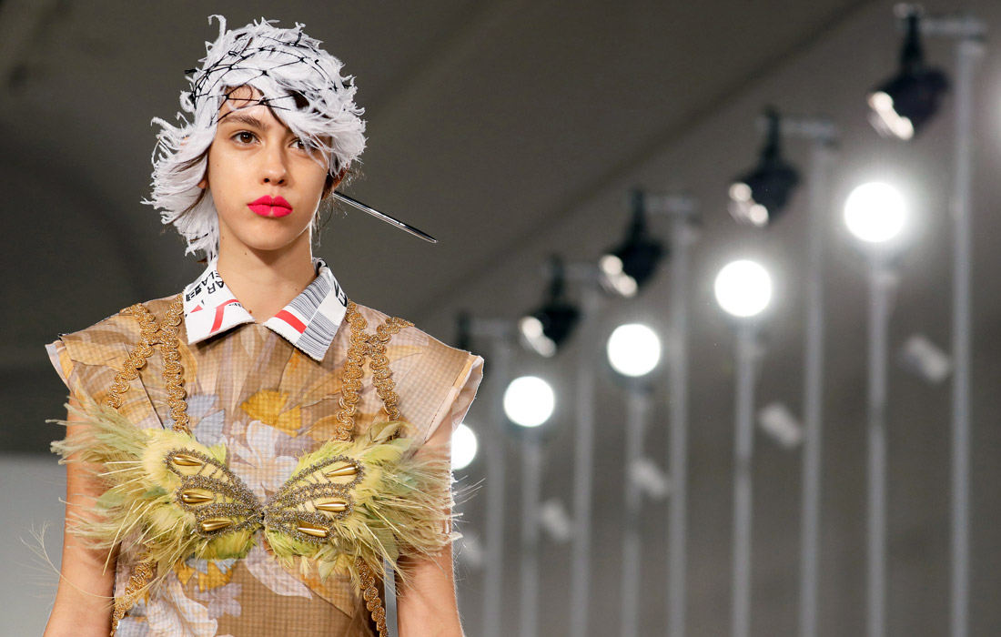 Британский модельер Джон Гальяно представил на неделе моды в Париже свою новую коллекцию