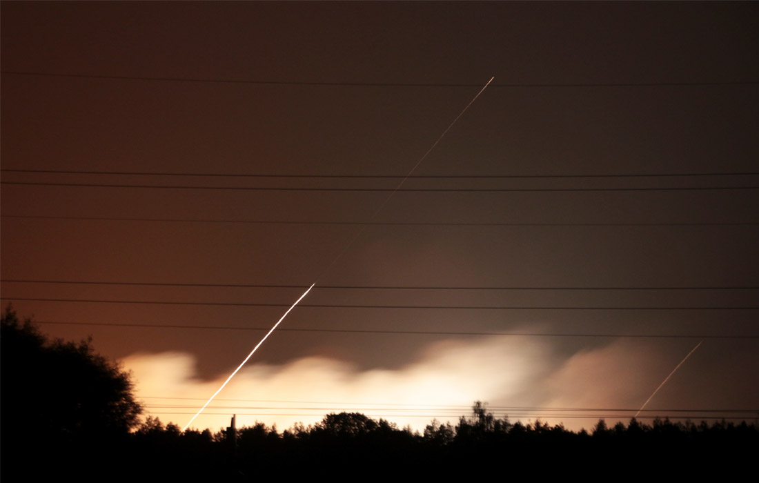 Премьер-министр Украины Владимир Гройсман заявил, что в качестве предварительной версии возгорания складов рассматривается внешний фактор