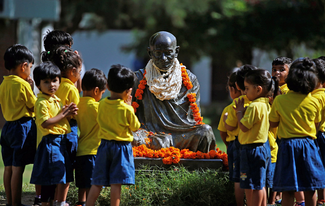 В Индии отметили 148-ю годовщину со дня рождения одного из главных идеологических лидеров страны - Махатмы Ганди