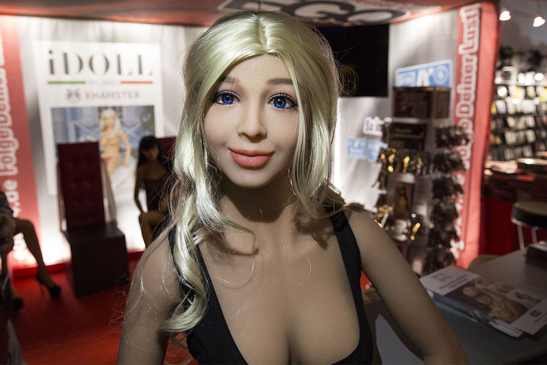 В Берлине проходит ежегодная эротическая выставка-ярмарка Venus-2017. На полях крупнейшего мероприятия подобного рода представлены более двухсот пятидесяти экспонентов из сорока стран.