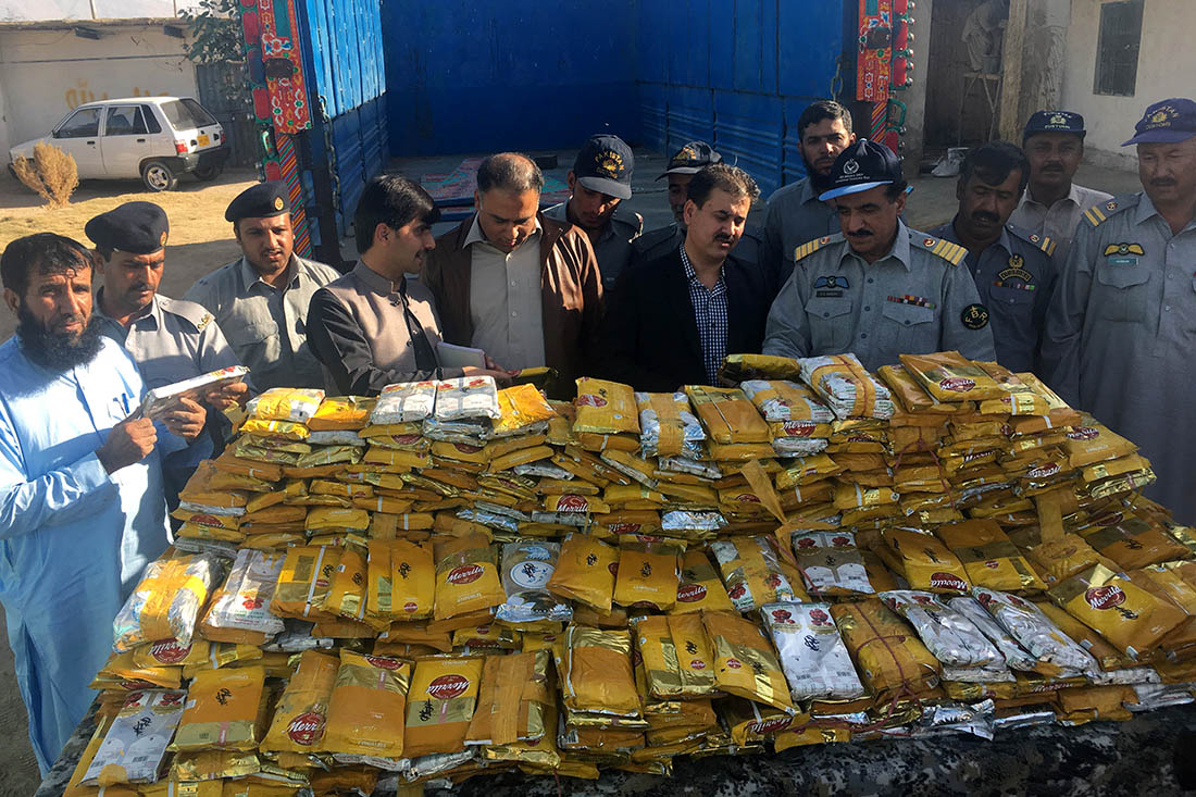 600 кг гашиша задержали накануне пакистанский полицейские. Сегодня "улов" решили показать прессе.