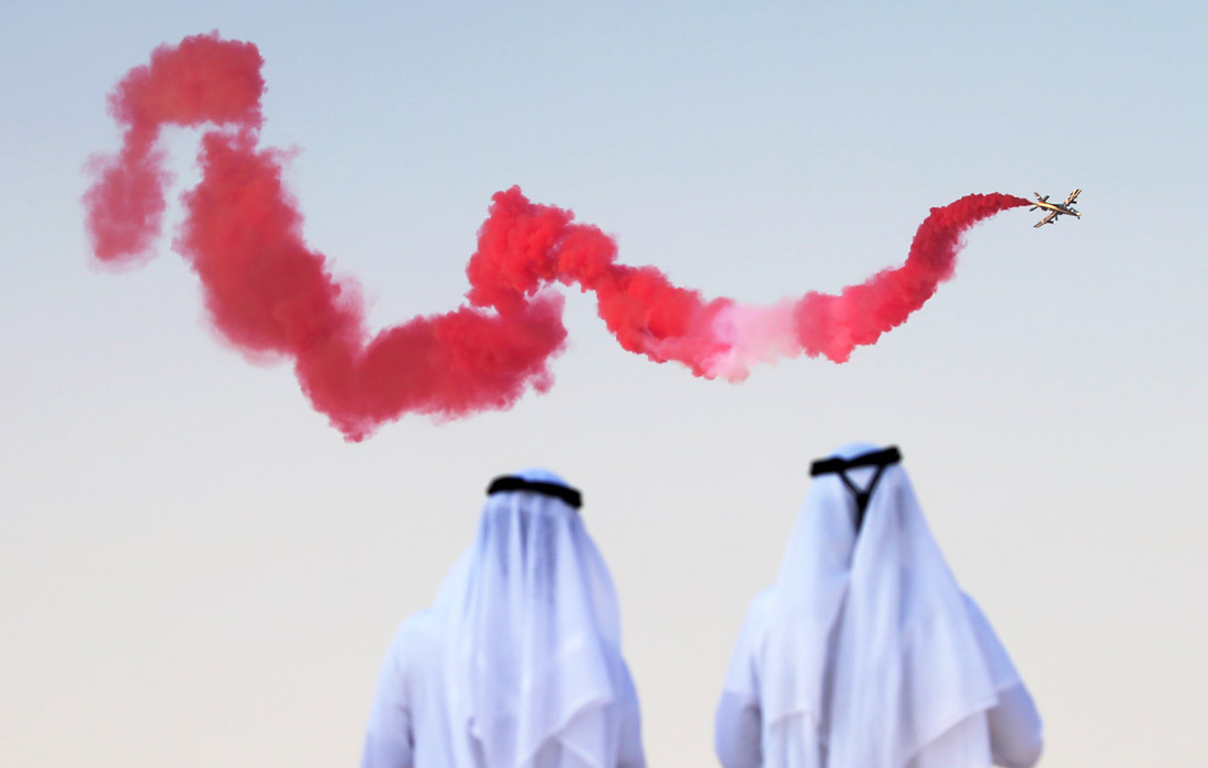 Показательные полеты авиационной группы ВВС Объединенных Арабских Эмиратов "Аль-Фурсан" ("Рыцари")