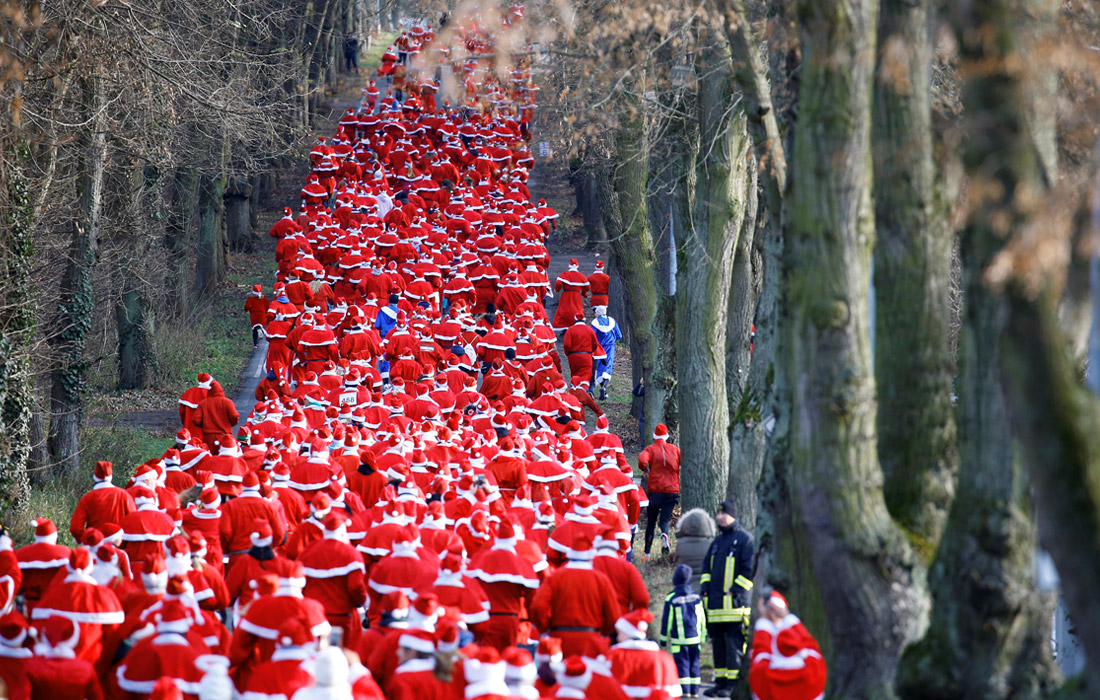 Участники благотворительного забега в Михендорфе, Германия