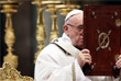 Папа римский Франциск на праздничной службе в Ватикане в соборе Святого Петра