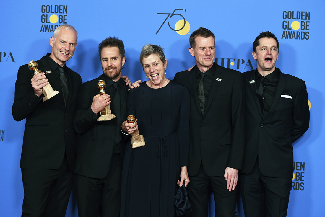 Съемочная группа фильма "Три билборда на границе Эббинга, Миссури", получившего "Золотой глобус" как лучшая драма