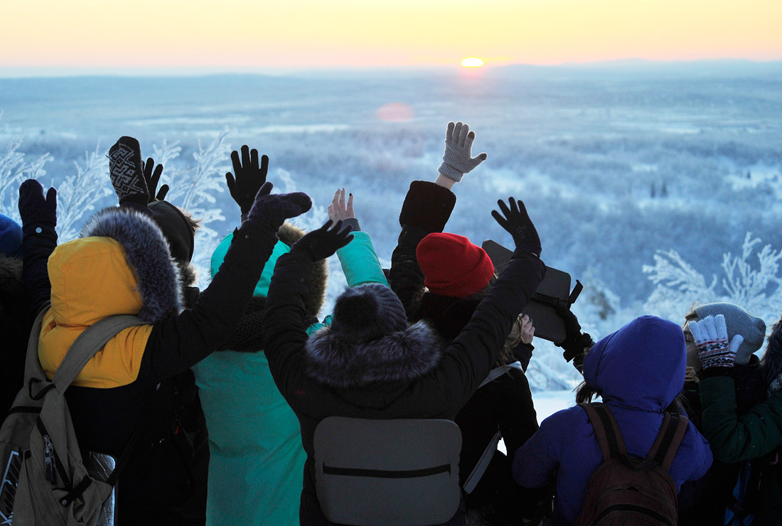 Жители Мурманска встретили первый рассвет после полярной ночи