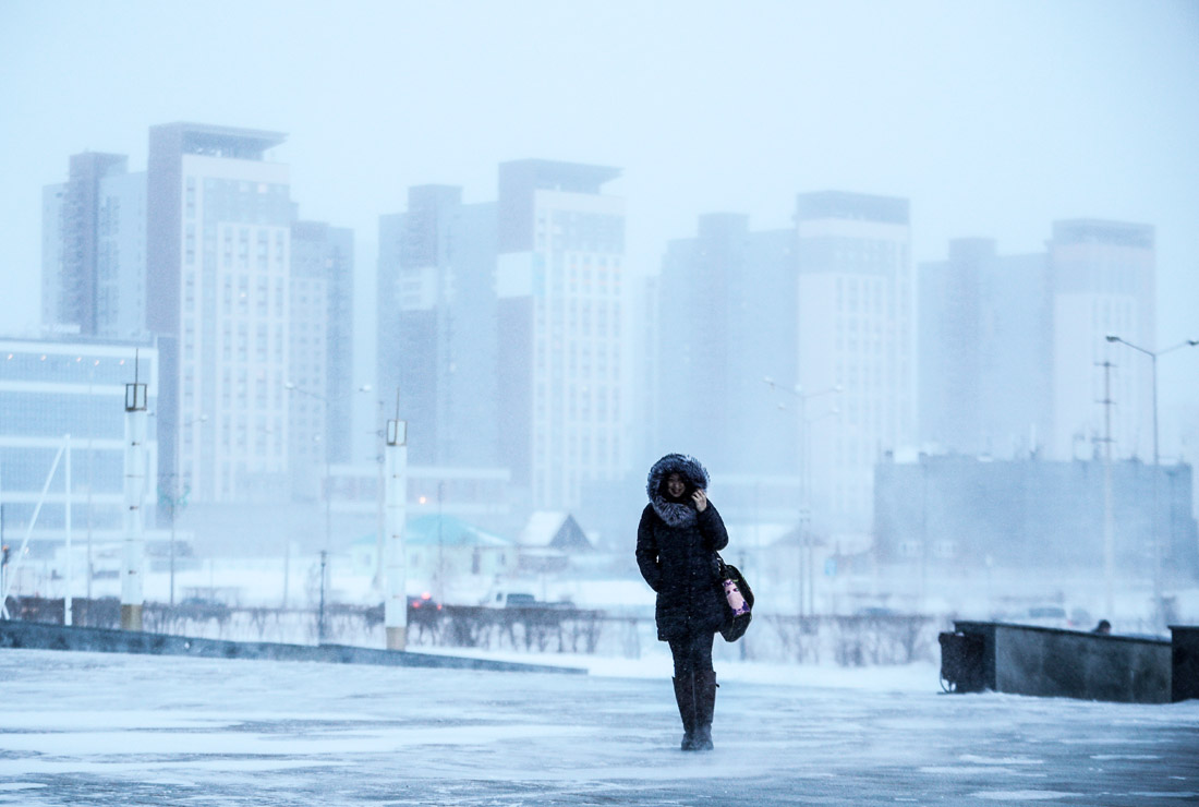 В Астане объявлен режим ЧС из-за снежной бури