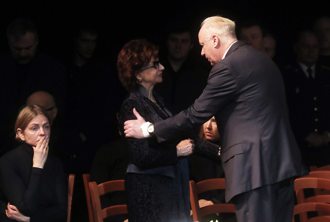 Вдова Михаила Державина Роксана Бабаян и председатель Следственного комитета РФ Александр Бастрыкин