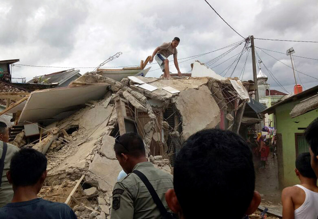 В акватории Индийского океана у берегов Индонезии произошло землетрясение магнитудой 6,2