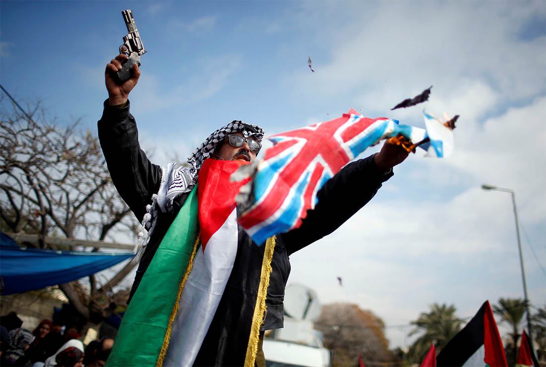 В Палестине снова бунтуют. На этот раз причиной стало решение США сократить объемы гуманитарной помощи этому региону.