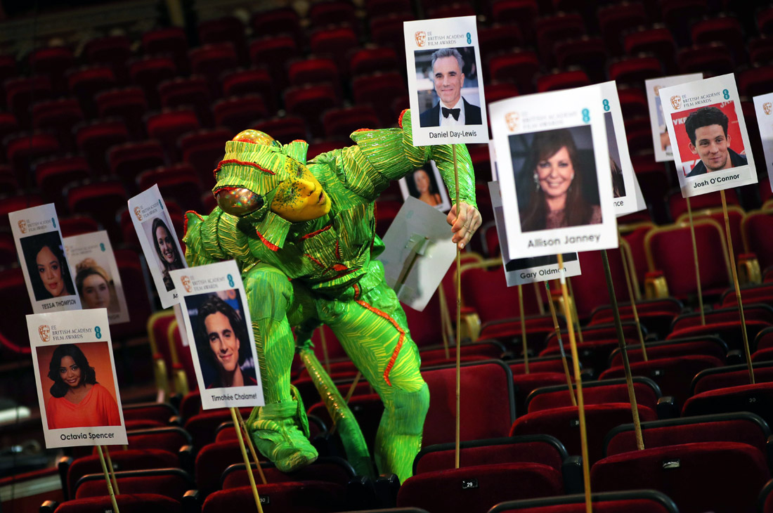 Подготовка к церемонии вручения премии BAFTA в Лондоне