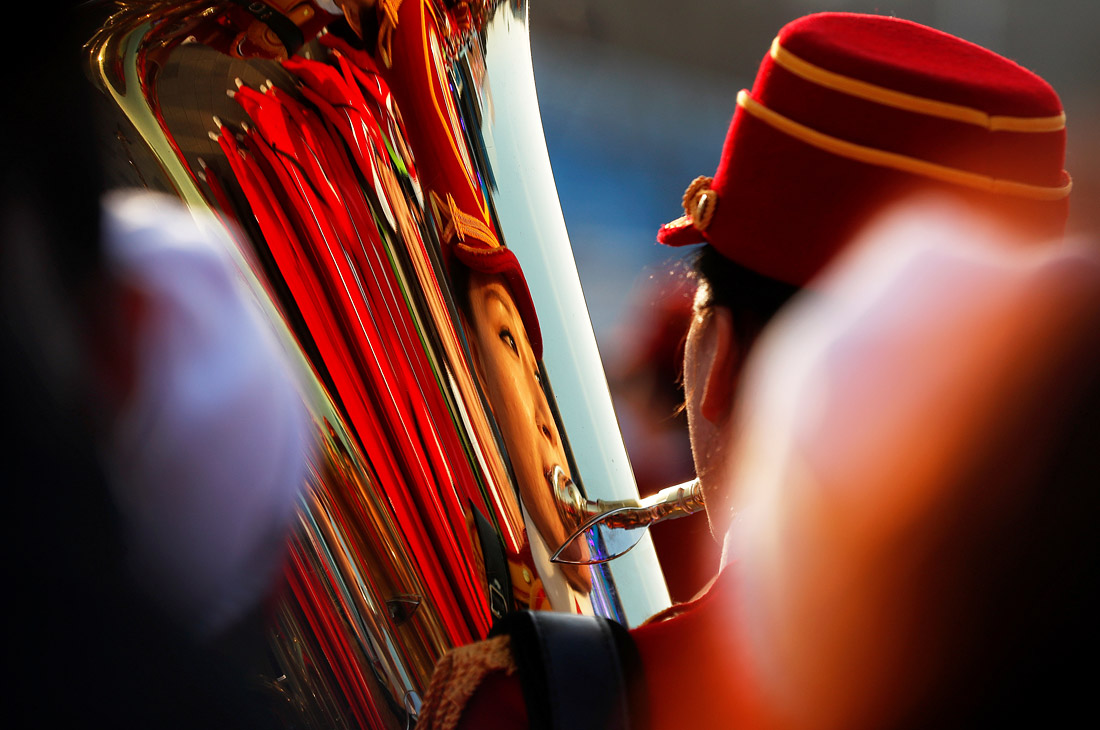 Северокорейский оркестр в Олимпийском парке в Ганьнуне. Южная Корея.