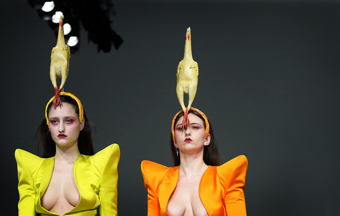 Показ коллекции студентов колледжа дизайна Central Saint Martins
