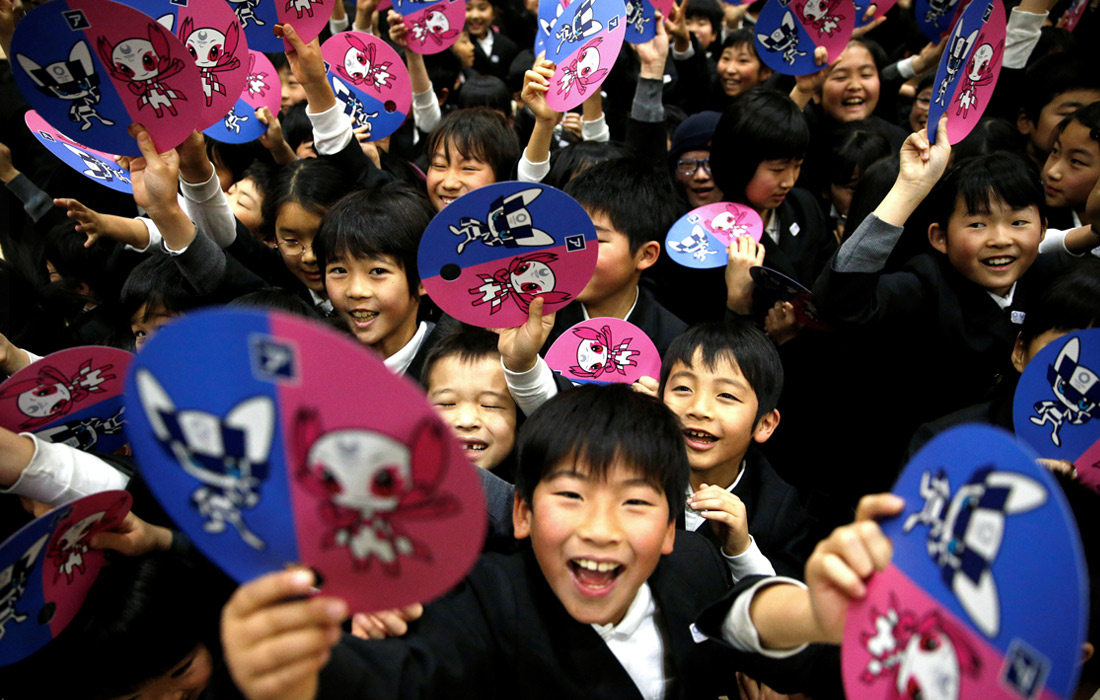 В Японии выбрали талисманы Олимпийских и Паралимпийских игр 2020 года. Символом Олимпиады стали два персонажа, созданные в стиле аниме. В выборе талисманов принимали участие ученики начальных школ. Олимпиада в Токио пройдет с 24 июля по 9 августа 2020 года.