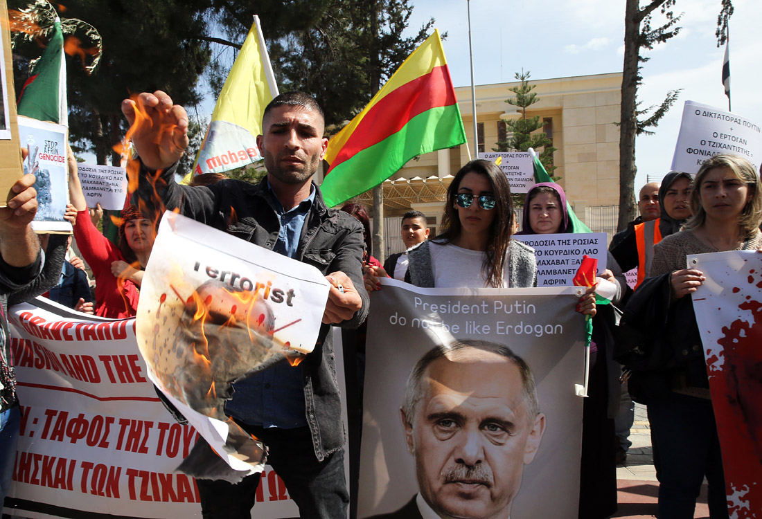Акция курдов против турецкой военной операции "Оливковая ветвь" у здания посольства РФ в Никосии