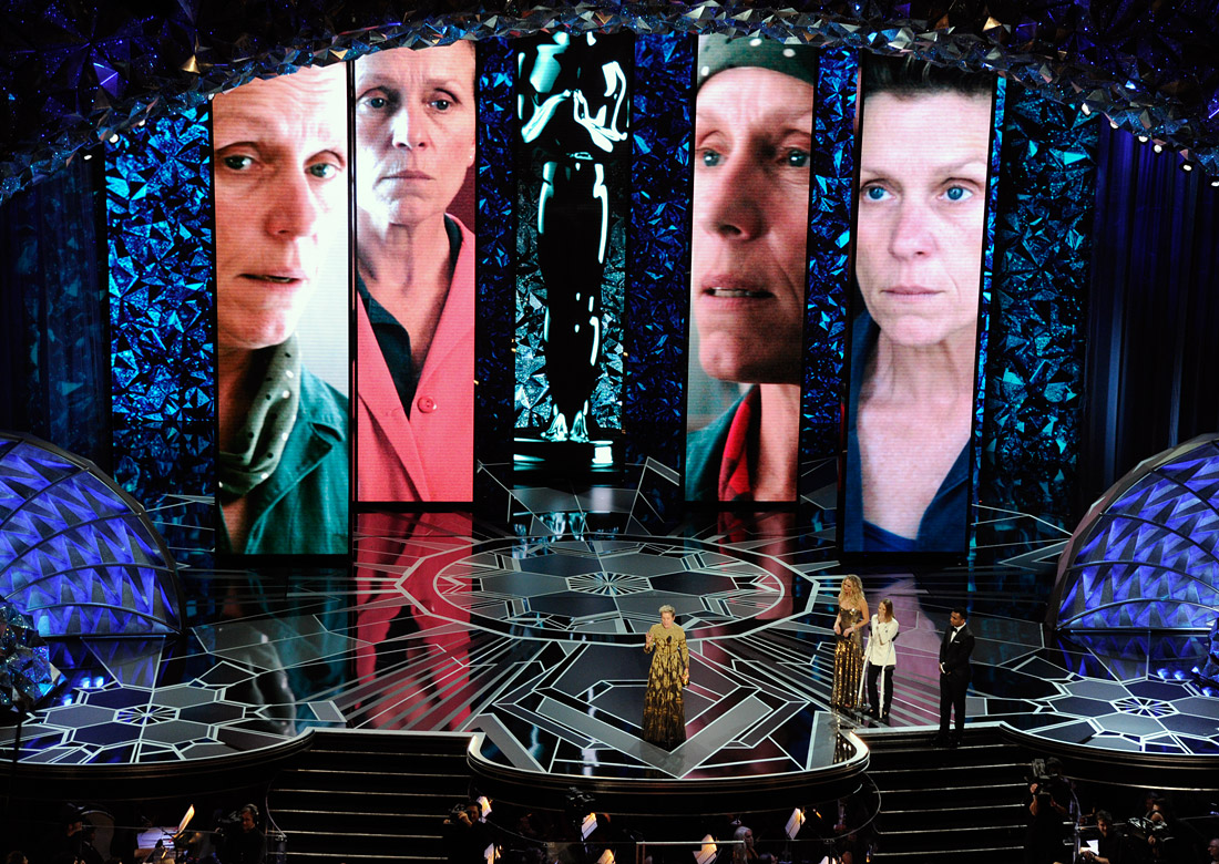 Актриса Фрэнсис Макдорманд (в центре), победившая в номинации "Лучшая актриса" за роль в фильме "Три билборда на границе Эббинга, Миссури"