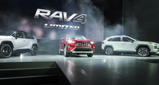 Международный автосалон в Нью-Йорке