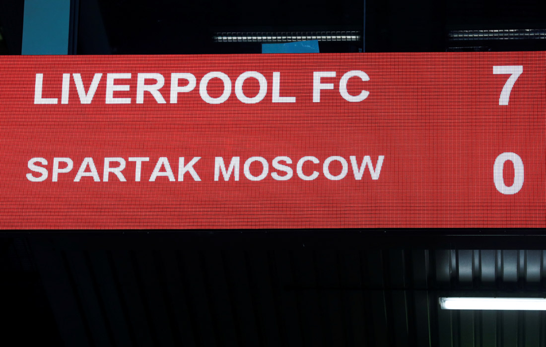 Результаты "Спартака" на групповом этапе Лиги чемпионов отличались разнообразием. Подтверждение тому - счет на табло по окончании матча с "Ливерпулем" в Англии. Вскоре, заняв третье место в своей группе, "Спартак" "перекочует" в Лигу Европы, откуда вылетит после 1/16 финала - то есть сразу.