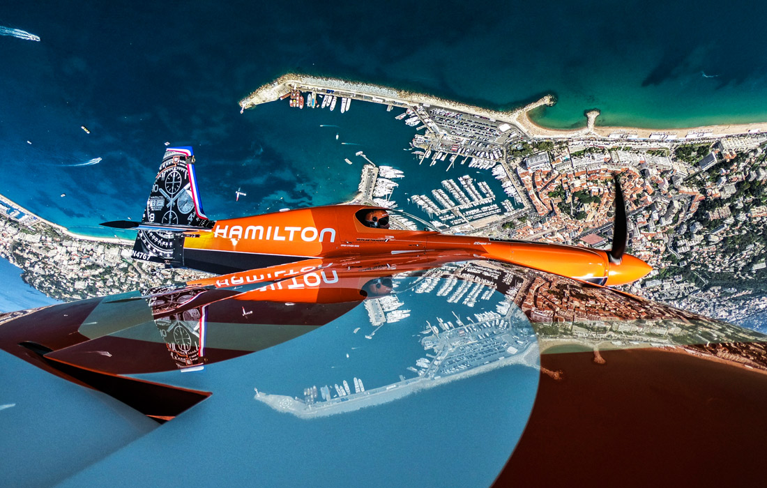 Во время чемпионата мира по авиагонкам Red Bull Air Race в Каннах