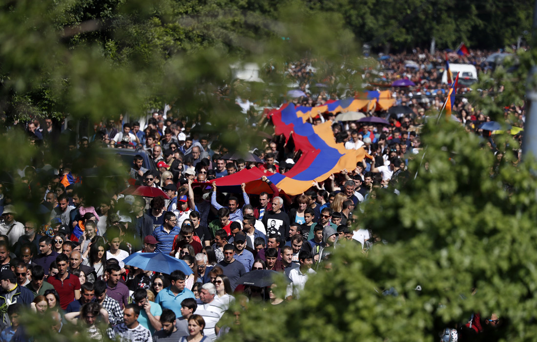 Тысячи жителей Еревана почтили память жертв геноцида армян в Османской империи