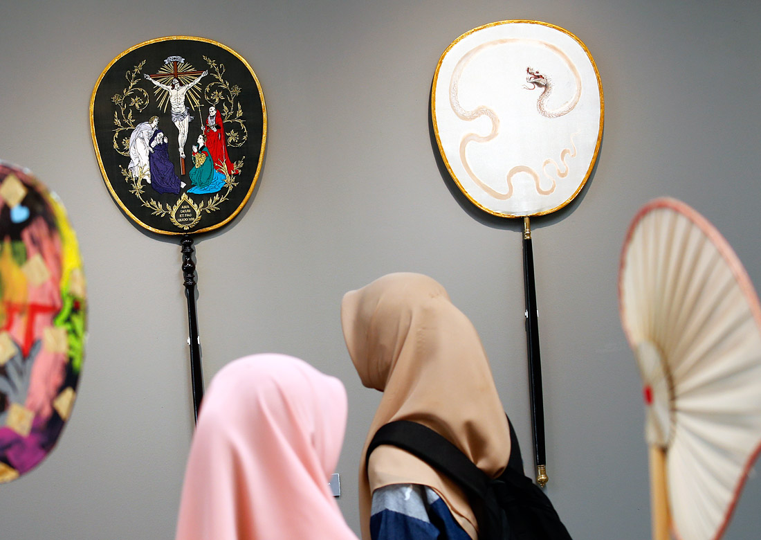 Выставка произведений из веерной пальмы Flip the Fan в Бангкоке. Таиланд.