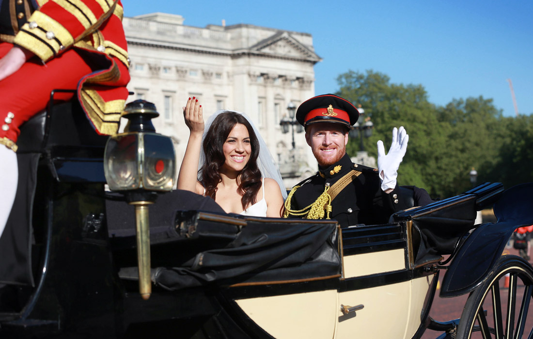 В Лондоне прошел конкурс на лучшую пару двойников принца Гарри и его невесты, американской актрисы Меган Маркл. Организатором конкурса выступила авиакомпания EasyJet. В соревновании могли участвовать молодые люди со всей Европы. Победителями конкурса стали Рис Уитток из Великобритании и Инмакулада Сантистебан Серрано из Испании.
