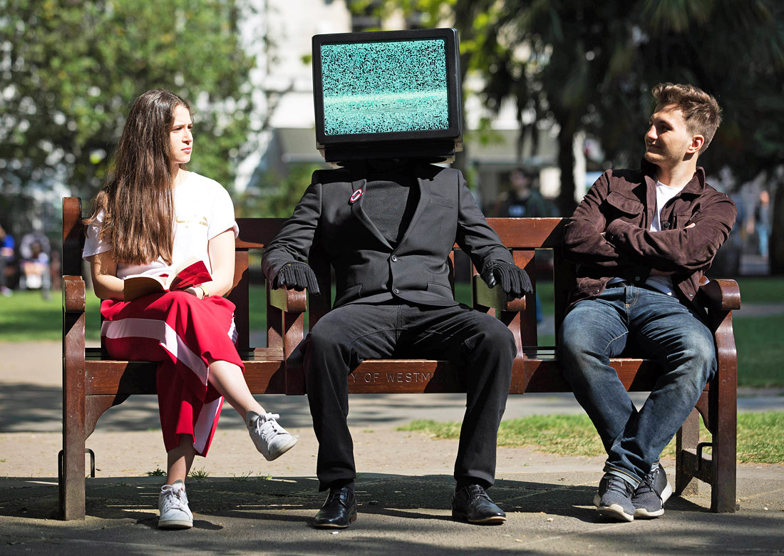 Рекламная акция компании Samsung в преддверии выпуска обновленной серии телевизоров QLED TV в Лондоне