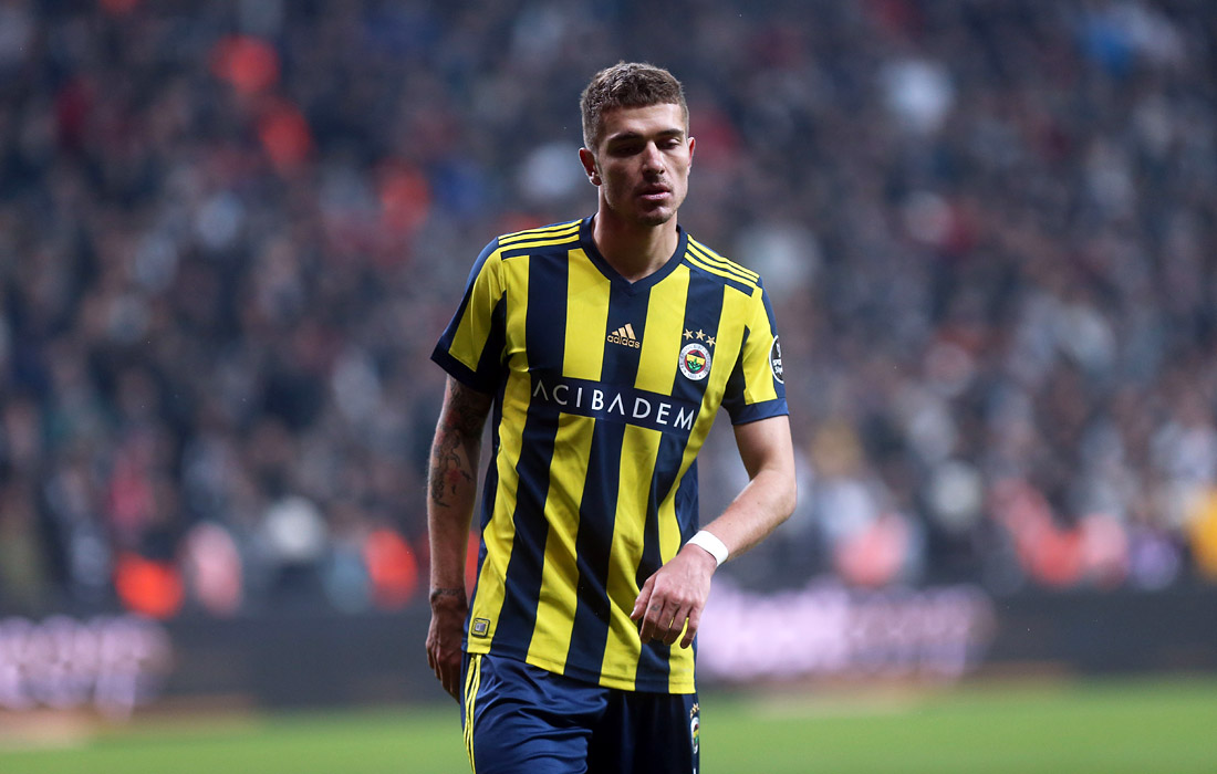 Защитник Роман Нойштедтер ("Фенербахче" Турция)