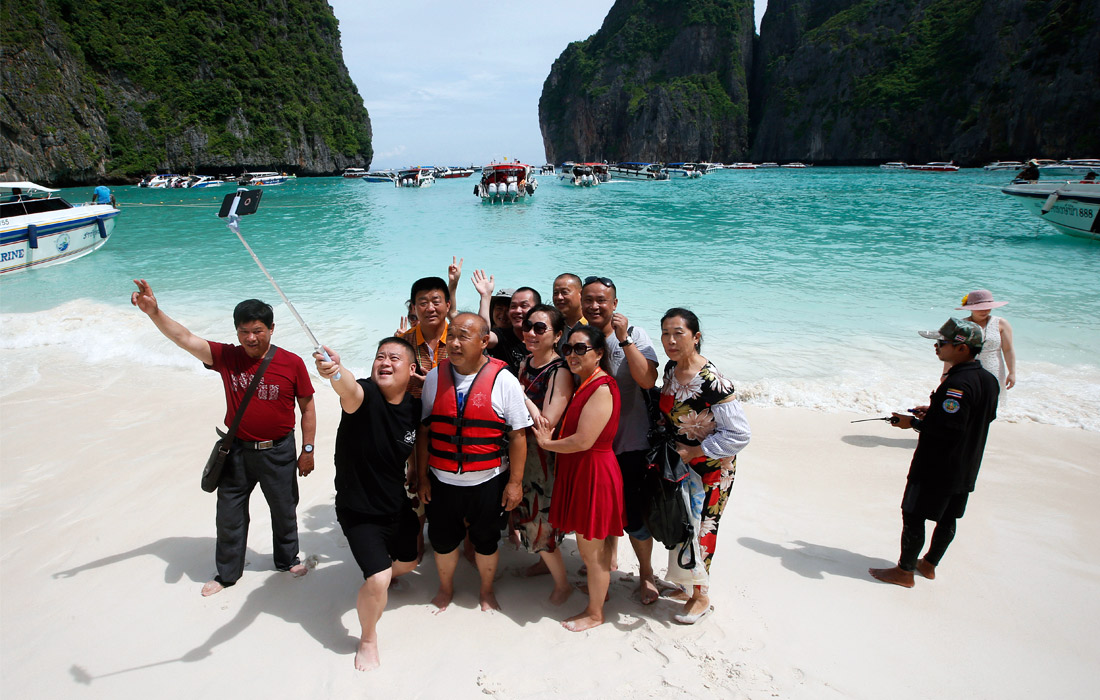 Постоянный наплыв туристов крайне неблагоприятно сказался на состоянии морской флоры