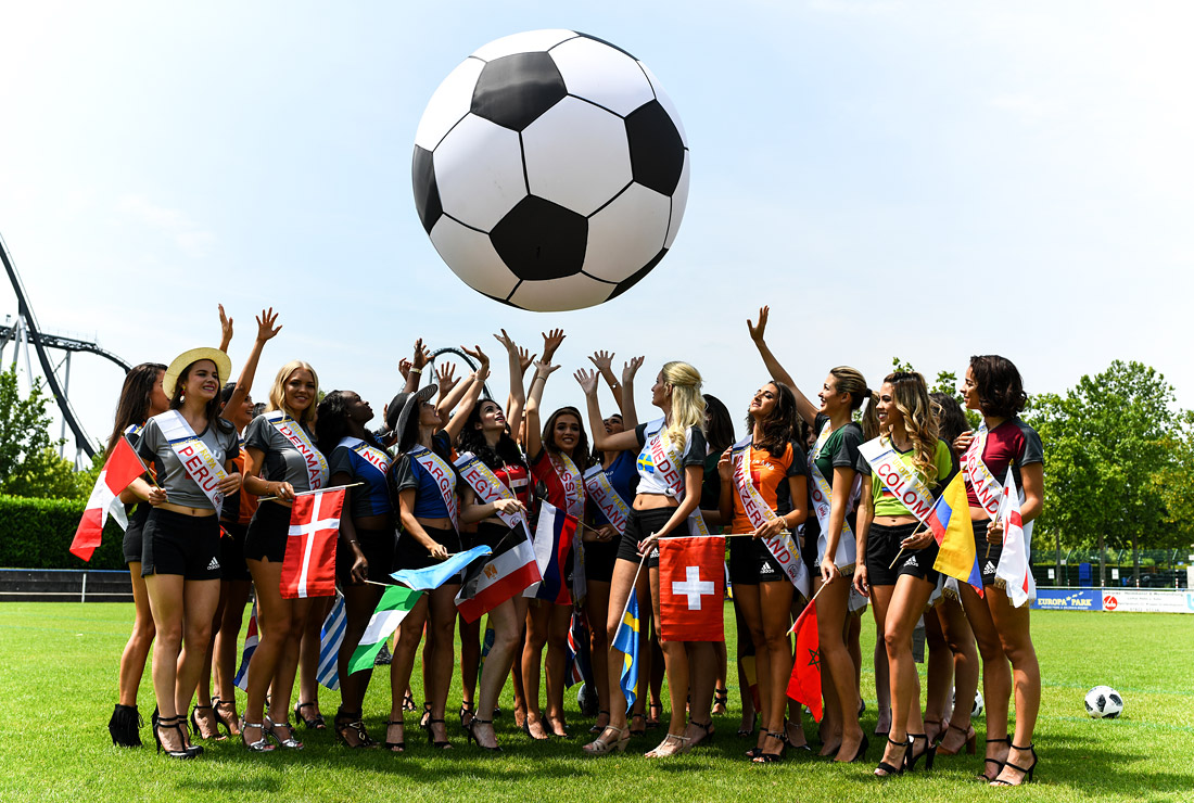 Участницы конкурса красоты "Мисс ЧМ-2018" в Европа-парке немецкого города Руст