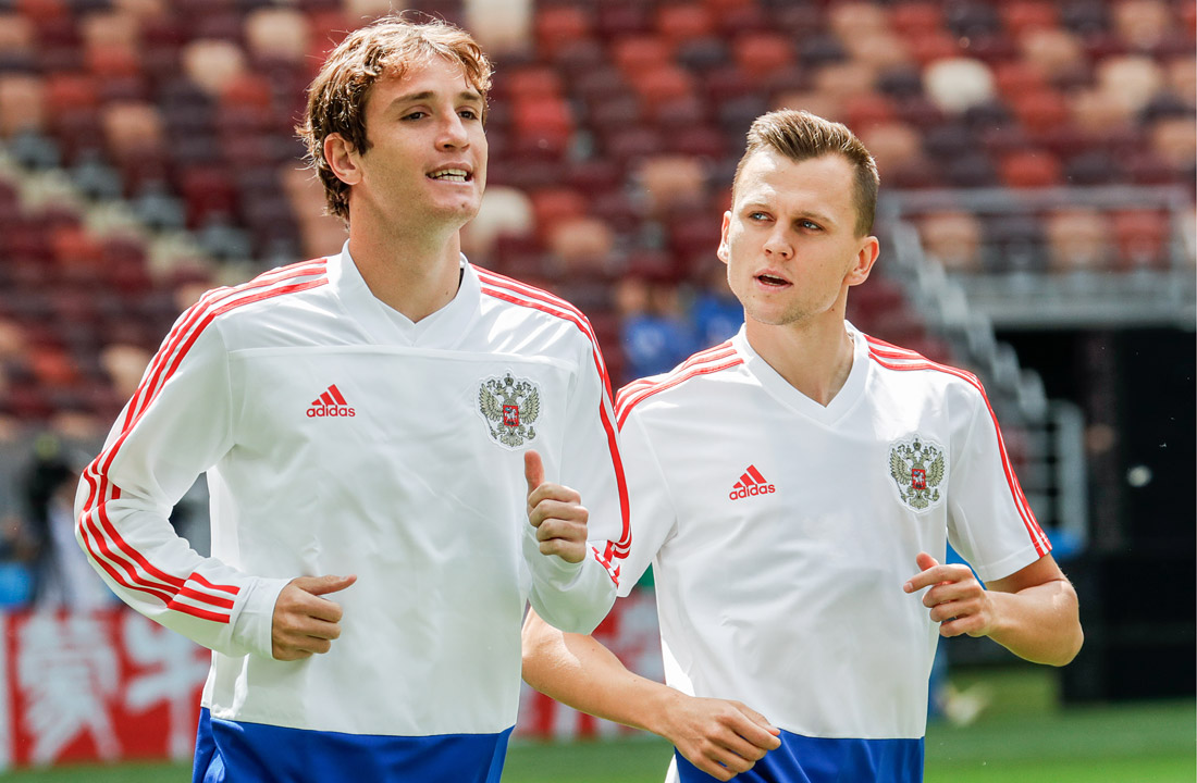 Игроки сборной России активно готовятся к предстоящему матчу открытия ЧМ мира по футболу с национальной командой Саудовской Аравии