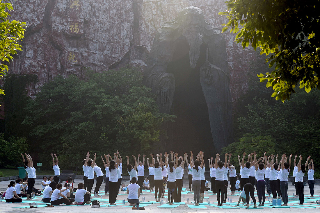 Китай также не остается в стороне