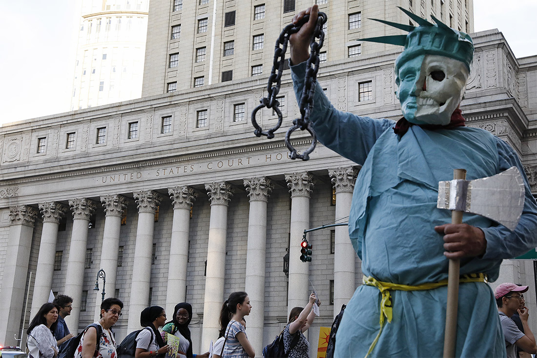 В Нью-Йорке протестуют против иммиграционной политики президента Трампа