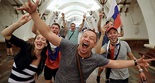 Россия празднует победу сборной