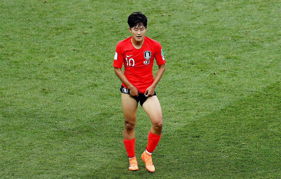Корейский футболист Ли Сын У