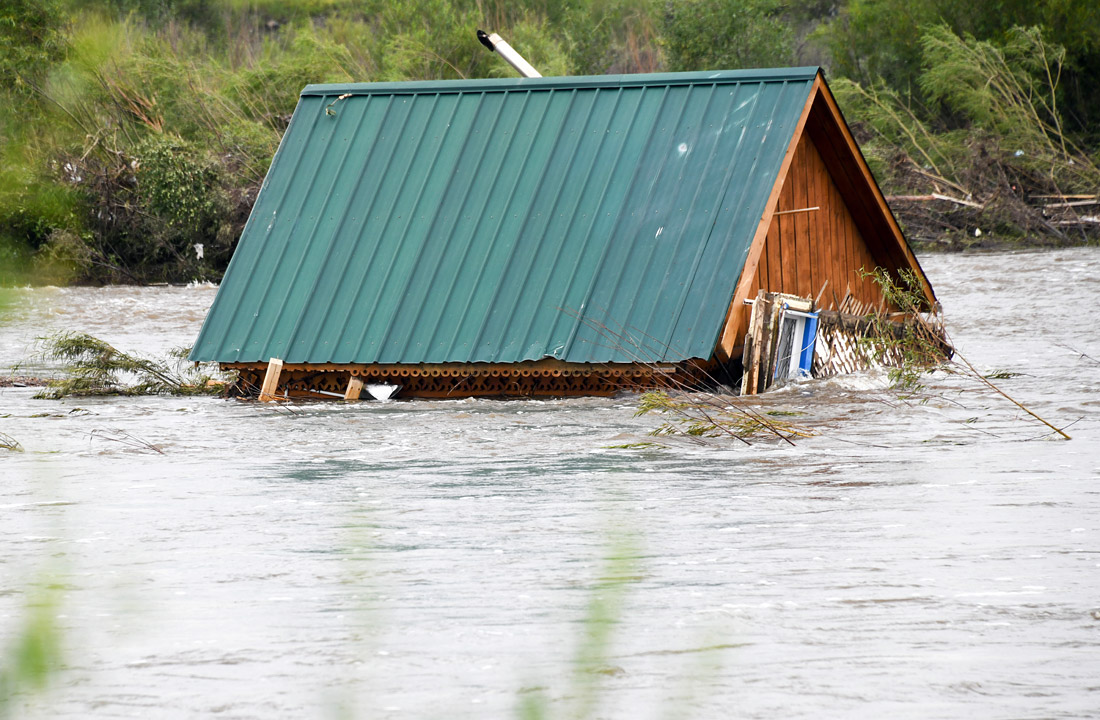 В Забайкалье около месяца идут дожди, в результате которых разлившиеся реки подтопили десяток населенных пунктов, включая Читу, Нерчинск и Шилку