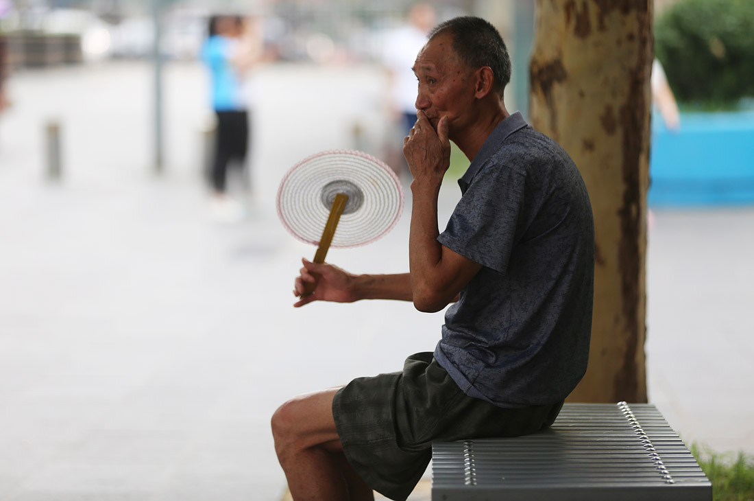 В Китае из-за аномальной 40-градусной жары ввели "желтый" уровень опасности