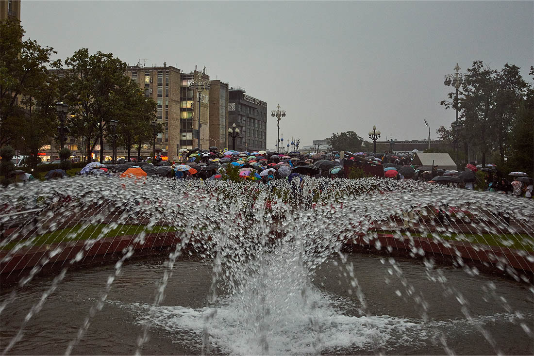 Не все начали марш от "Пушкинской", многие присоединялись уже на бульваре