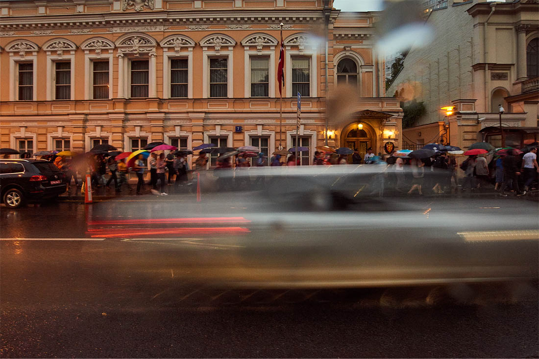 По мнению защитников, обвинение против активистов построено на показаниях троих сотрудников силовых структур, внедренных в группу оппозиционно настроенных молодых людей
