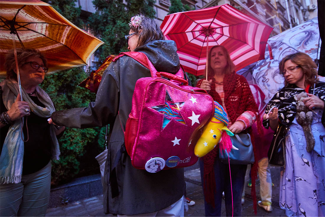 По сообщениям правозащитника Льва Пономарева в СИЗО у обвиняемых девушек развились вызванные переживаниями заболевания